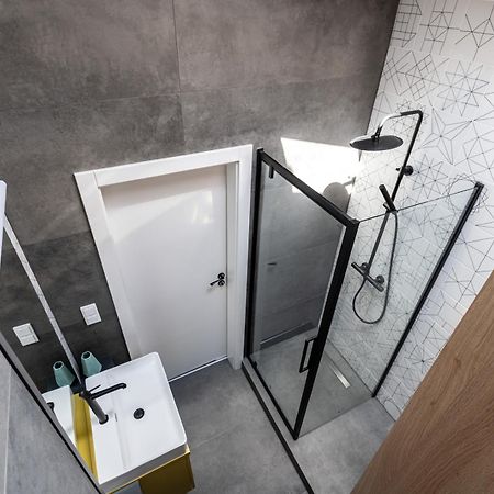 Smart Apartments - Old Town & Main Train Station - By Upstairs คราคูฟ ภายนอก รูปภาพ