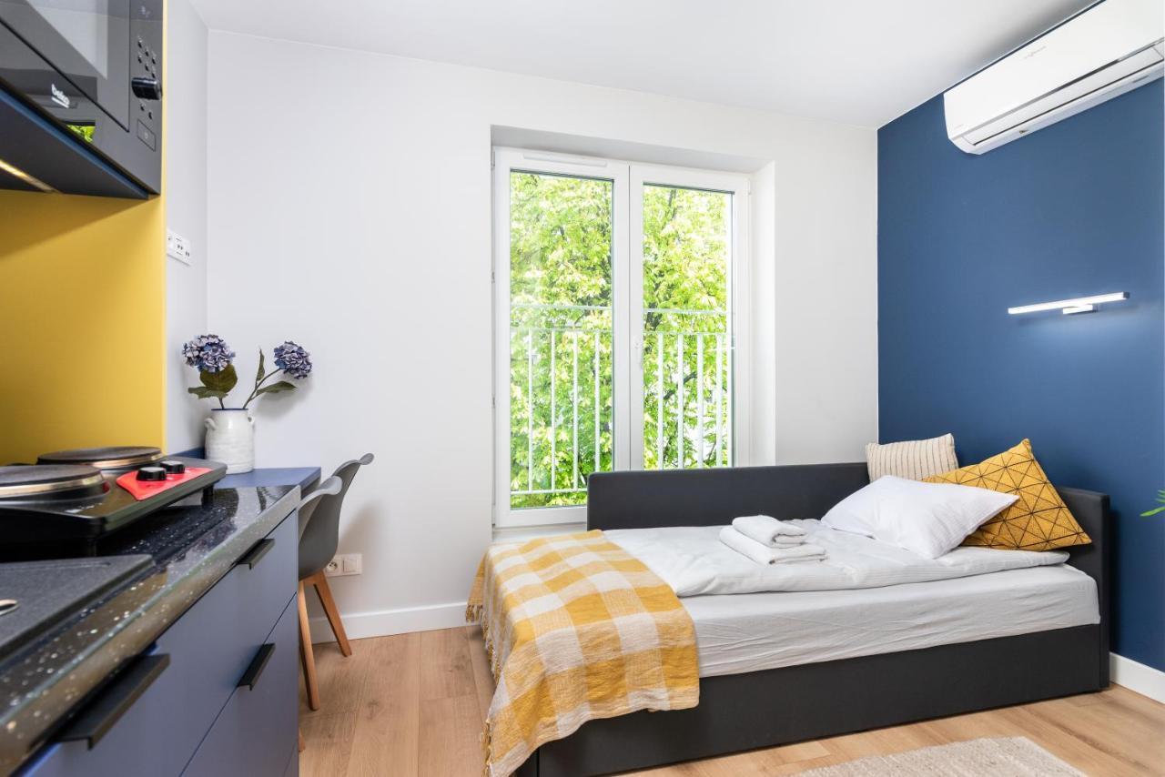 Smart Apartments - Old Town & Main Train Station - By Upstairs คราคูฟ ภายนอก รูปภาพ