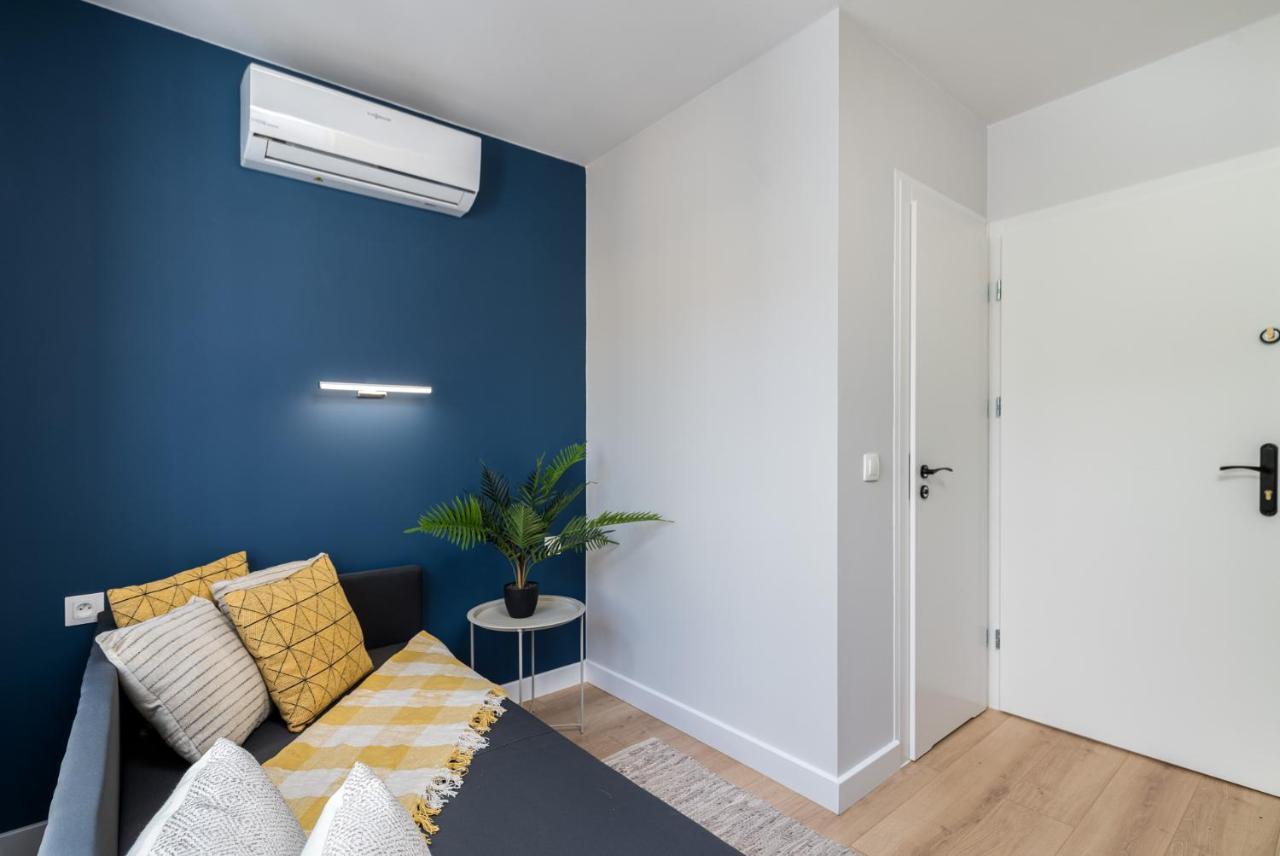 Smart Apartments - Old Town & Main Train Station - By Upstairs คราคูฟ ภายนอก รูปภาพ