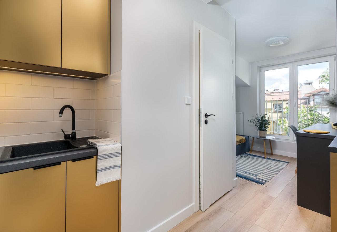Smart Apartments - Old Town & Main Train Station - By Upstairs คราคูฟ ภายนอก รูปภาพ